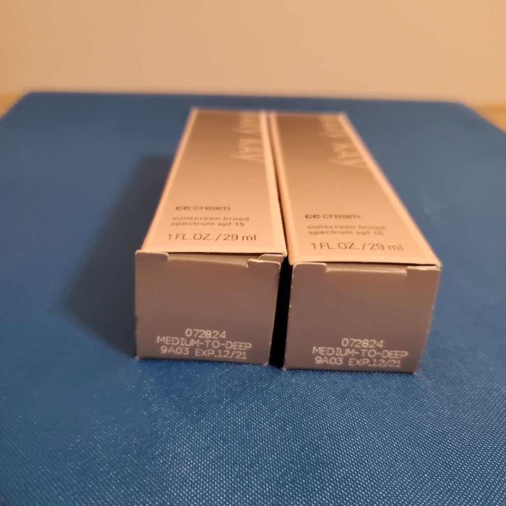 Mary Kay's CC Cream Sunscreen Broad Spectrum SPF15, Expired 12/21.